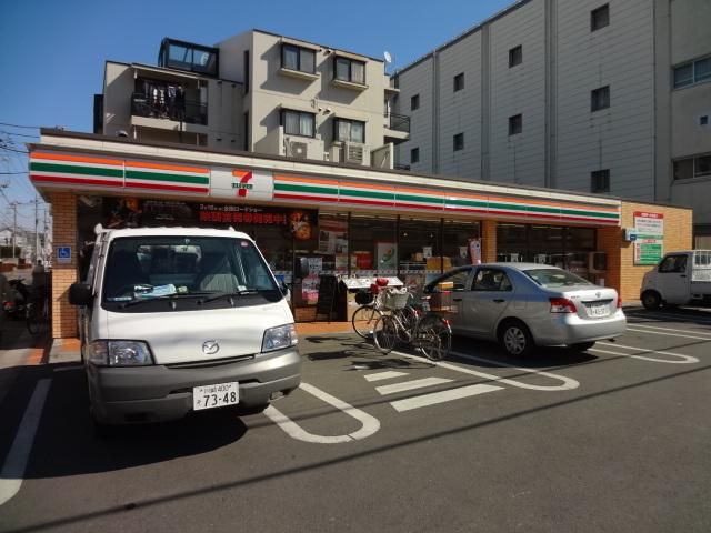 コンビニ　セブンイレブン（コンビニ）まで500m