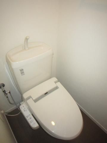 トイレ　ウォシュレット完備