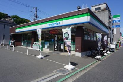 コンビニ　ファミリーマート 根岸二丁目店（コンビニ）まで80m