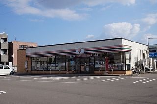 コンビニ　セブンイレブン金沢薬師堂店（コンビニ）まで220m