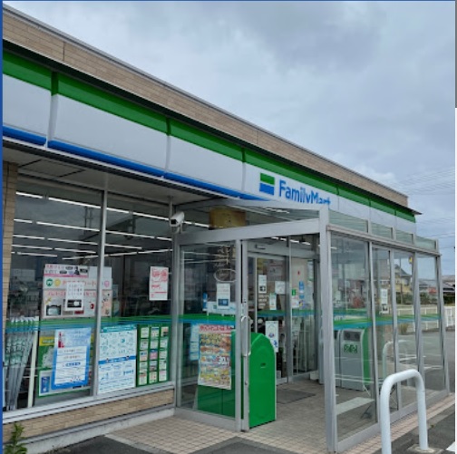 コンビニ　ファミリーマート　吉田川尻店（コンビニ）まで521m