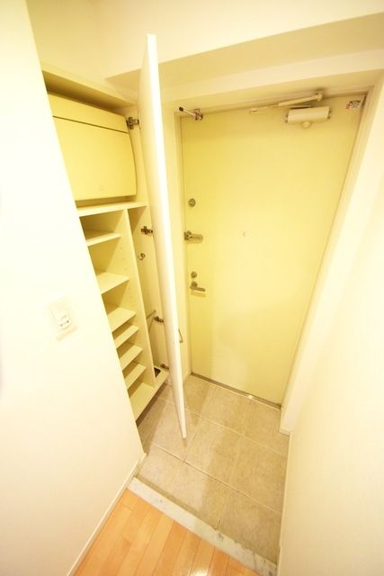 玄関　★タウンハウジングは周辺環境まで詳しくご案内★