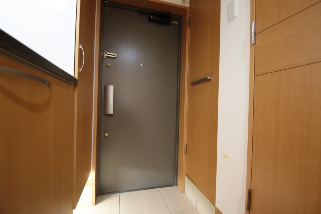 玄関　※別室の参考写真の為、現況優先です。