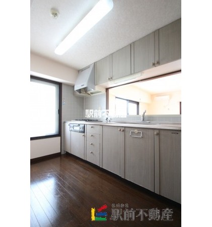 キッチン　同建物別部屋写真
