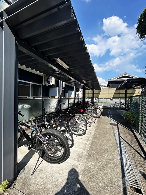 その他共有部分　屋根付き駐輪場が嬉しいです♪♪