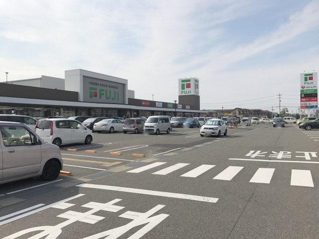 スーパー　フジ安城寺店（スーパー）まで672m