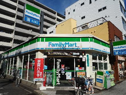 コンビニ　ファミリーマート 市岡みなと通店（コンビニ）まで271m