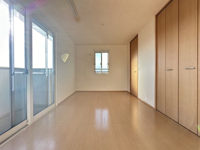 居室・リビング　別部屋参考写真です