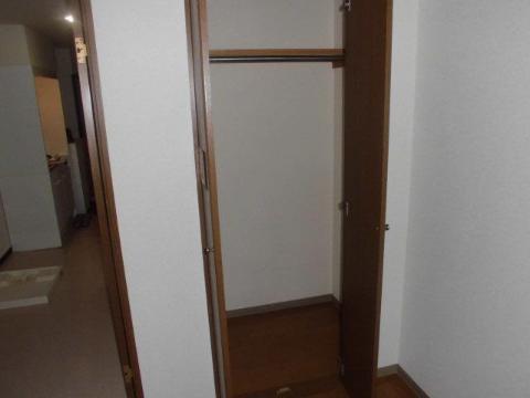 収納　ウイングコート辻