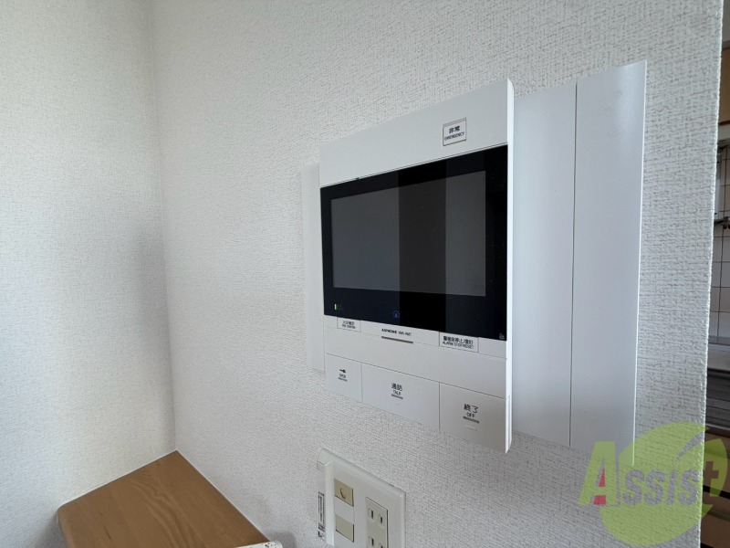 セキュリティ　ＴＶモニター付インターホンです。来客者の顔が見えるので安心！