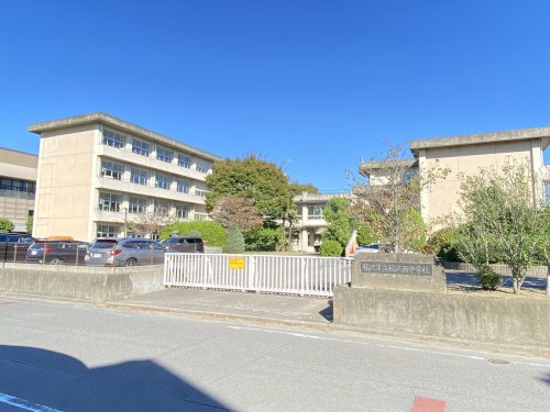 中学校　稲沢西中学校（中学校）まで1302m