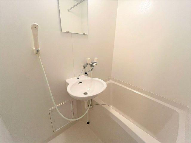 バス・シャワールーム　バス・トイレ別です！