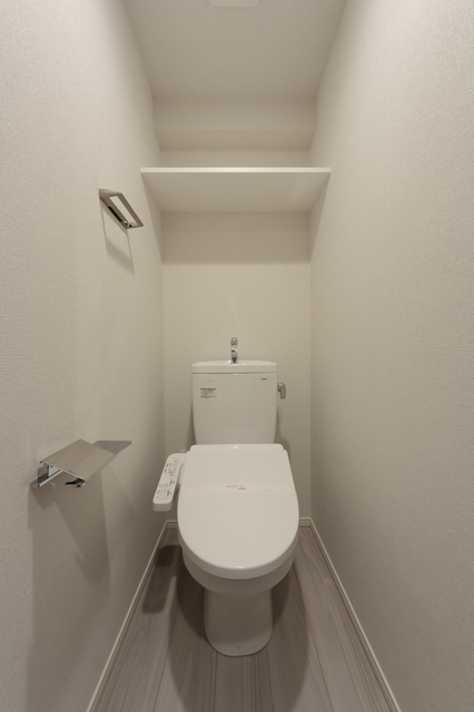 トイレ　※写真は同タイプ住戸です。
