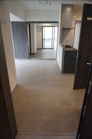 その他部屋・スペース　広々とした玄関です