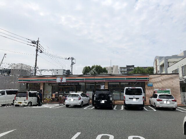 コンビニ　セブンイレブン 博多駅南3丁目店（コンビニ）まで535m