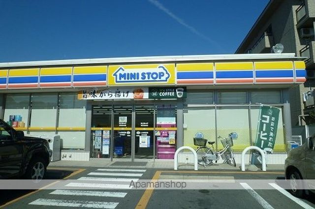 コンビニ　ミニストップ（コンビニ）まで713m