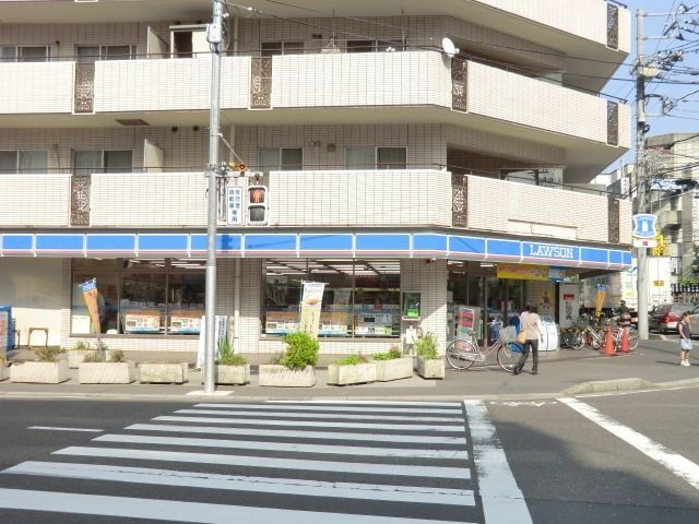コンビニ　ローソン（コンビニ）まで700m