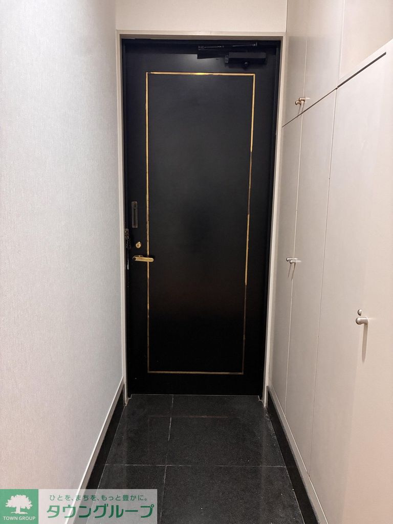プラムヴィレッジB棟の玄関写真