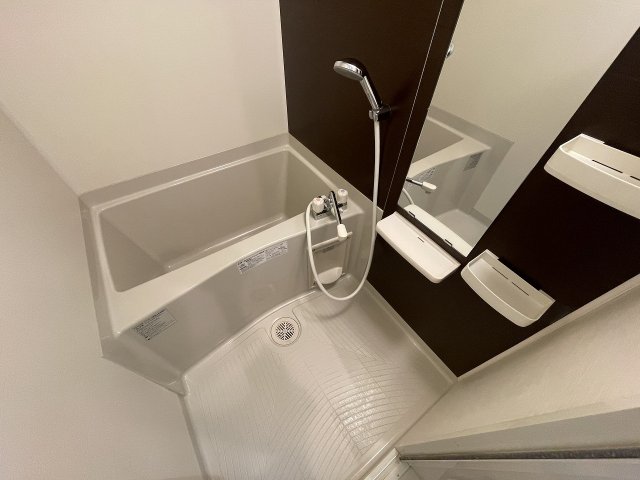 バス・シャワールーム　コンパクトで使いやすいお風呂です