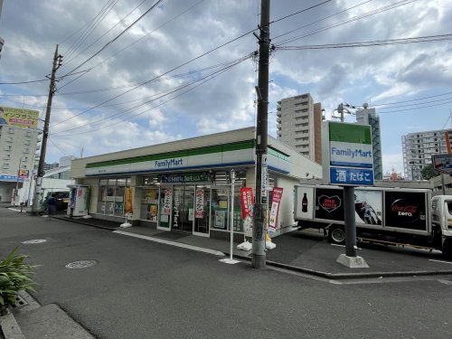 コンビニ　ファミリーマート 相模大野三丁目店（コンビニ）まで454m