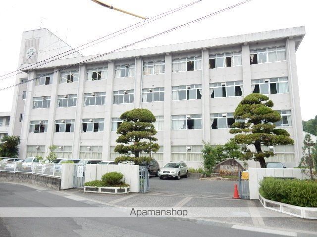 中学校　岡山市立中山中学校（中学校）まで471m