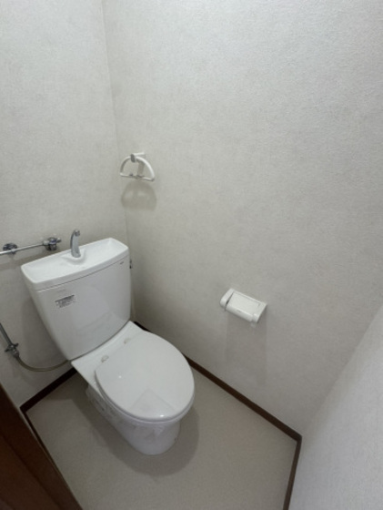 吉本ビルのトイレ写真