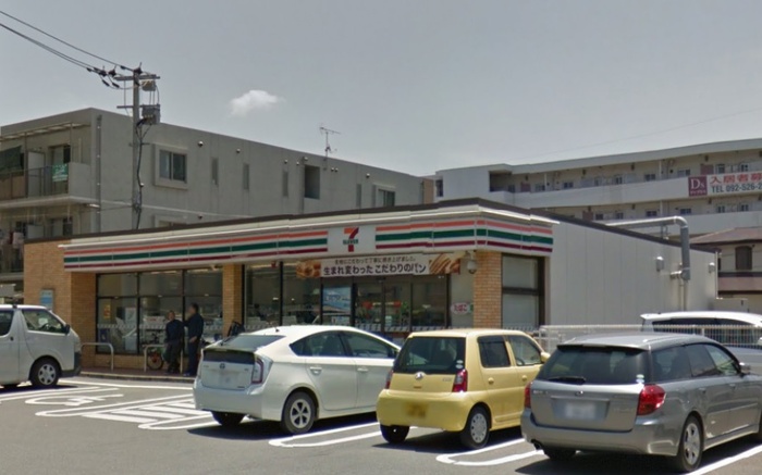 コンビニ　セブンイレブン博多吉塚1丁目店（コンビニ）まで212m