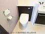 トイレ　落ち着いた色調のトイレです