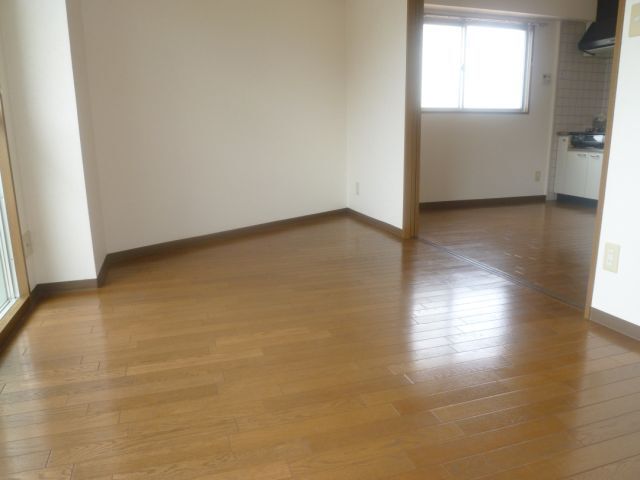 居室・リビング　明るいお部屋です