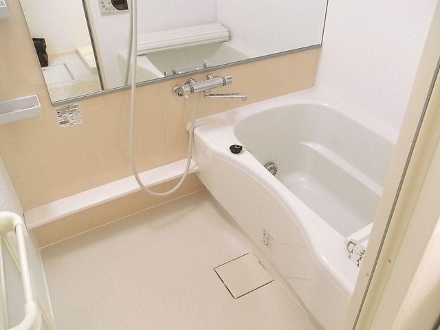 バス・シャワールーム　追い焚き機能付バス
