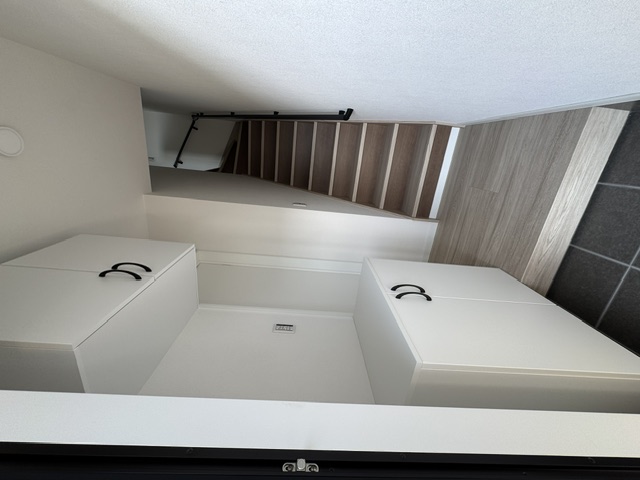 玄関　全画像イメージで、建材のカラーだけ異なります。