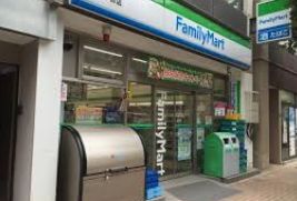 コンビニ　ファミリーマート入船一丁目店（コンビニ）まで113m