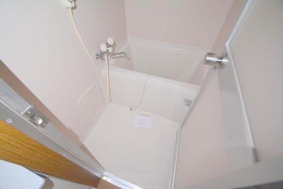 バス・シャワールーム　ゆったりと入るなら、お風呂とトイレとは別々が嬉しいですよね。