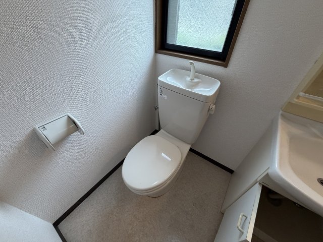 トイレ　トイレもきれいです