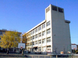 小学校　神戸市立八多小学校（小学校）まで4400m