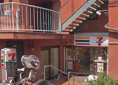コンビニ　セブンイレブン自由が丘学園通り店（コンビニ）まで58m
