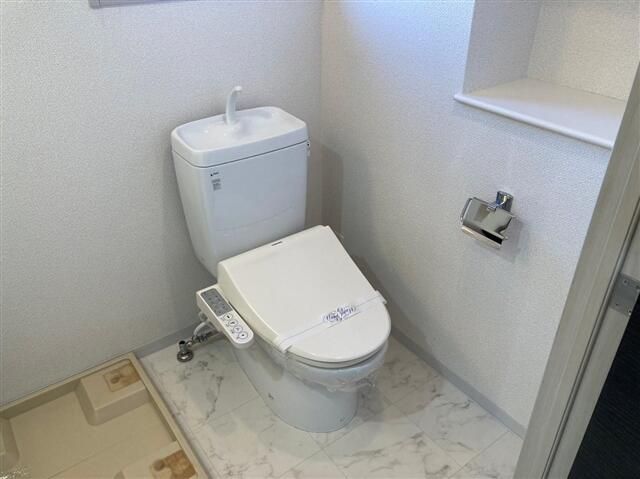 トイレ　■温水洗浄便座