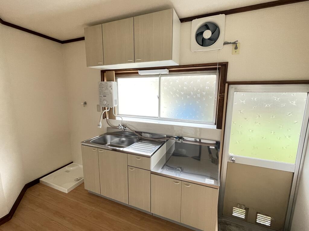富の中3丁目貸家のキッチン写真