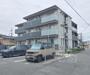 久津川駅より徒歩7分 3階 築3年の賃貸物件