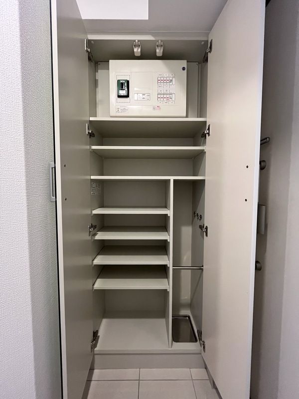 玄関　フェルクルールプレスト町屋駅前　荒川区荒川６