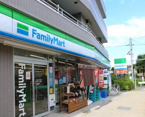 コンビニ　ファミリーマート 弦巻一丁目店（コンビニ）まで437m