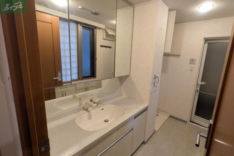 ロイヤルガーデン新屋敷の内装写真