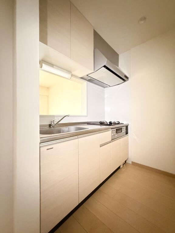 キッチン　退去前のため別部屋の写真です。
