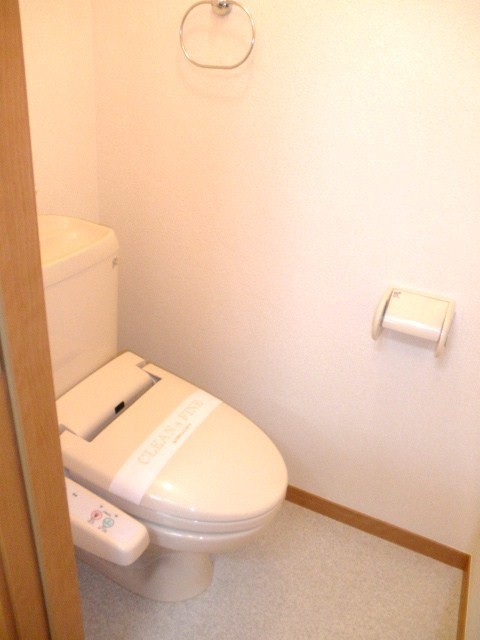 トイレ　※同仕様写真