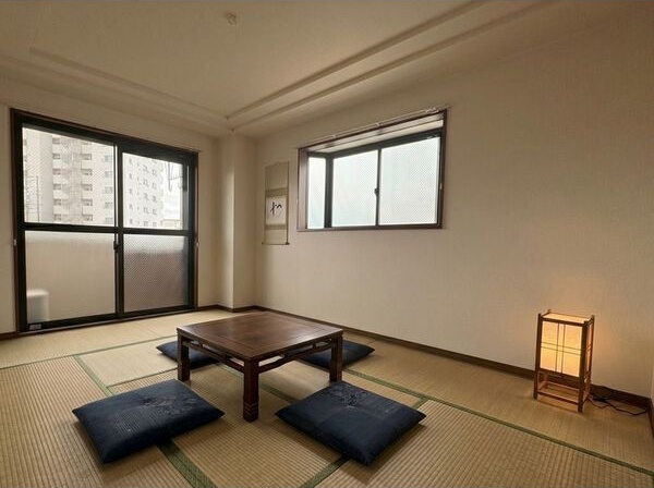 地下鉄東山線 岩塚駅 徒歩8分 7階建 築37年の居間写真
