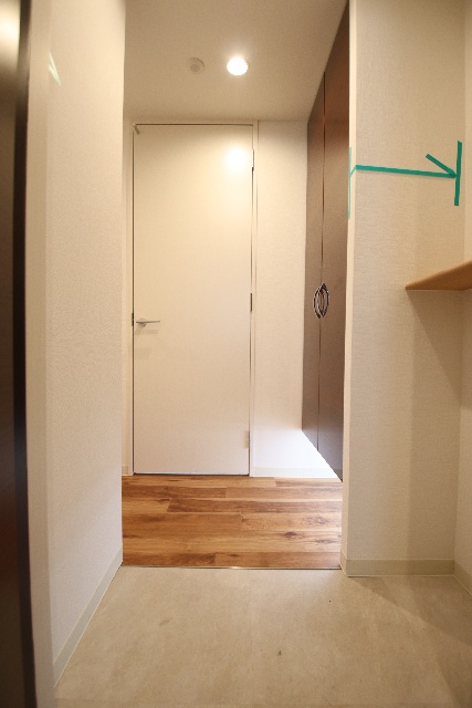 玄関　※別室の参考写真の為、現況優先です。