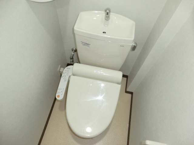トイレ　温水洗浄便座付きでおすすめ！