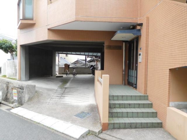 エントランス　エントランスも管理バッチリです