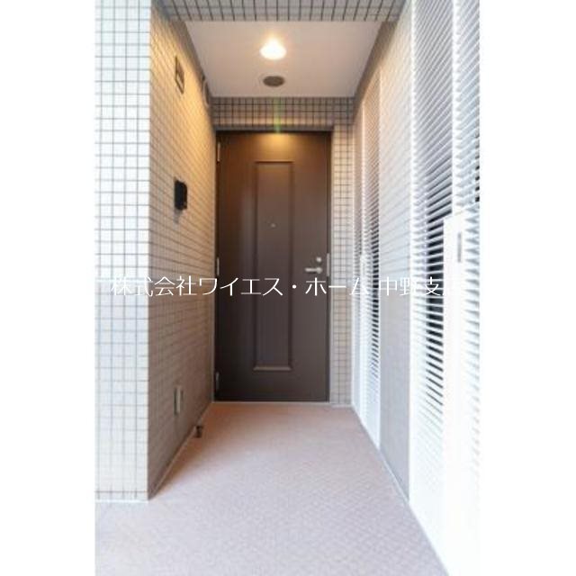 ＪＲ中央線 高円寺駅 徒歩12分 5階建 築35年の玄関写真