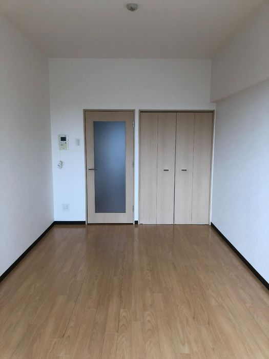 カスタリア志賀本通の居間写真